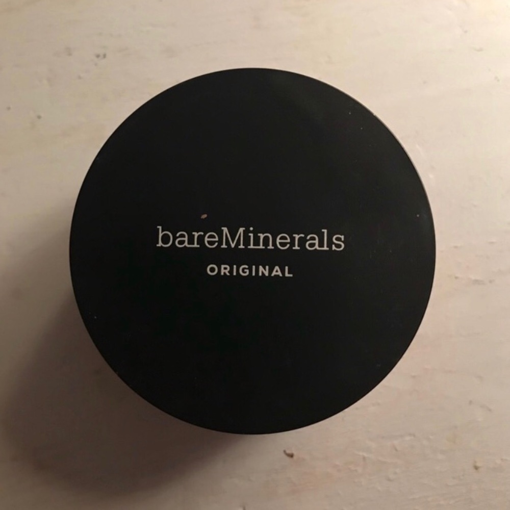 Bare minerals powder foundation